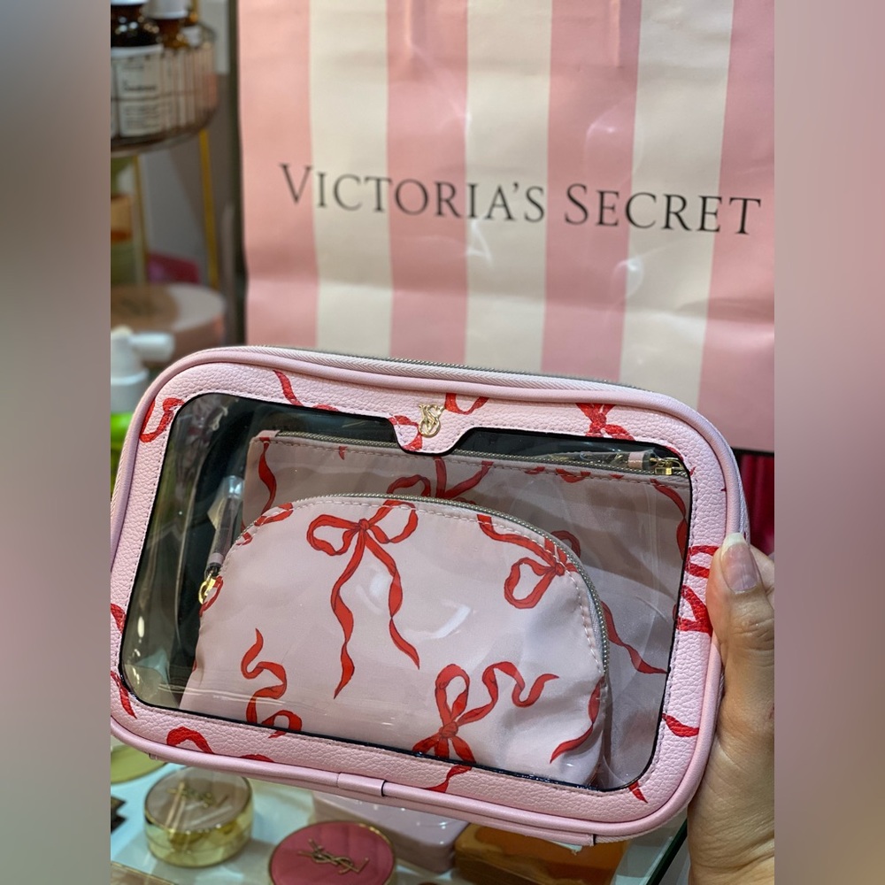 New Victoria's Secret Pink and Red Bows Cosmetic Bag Set